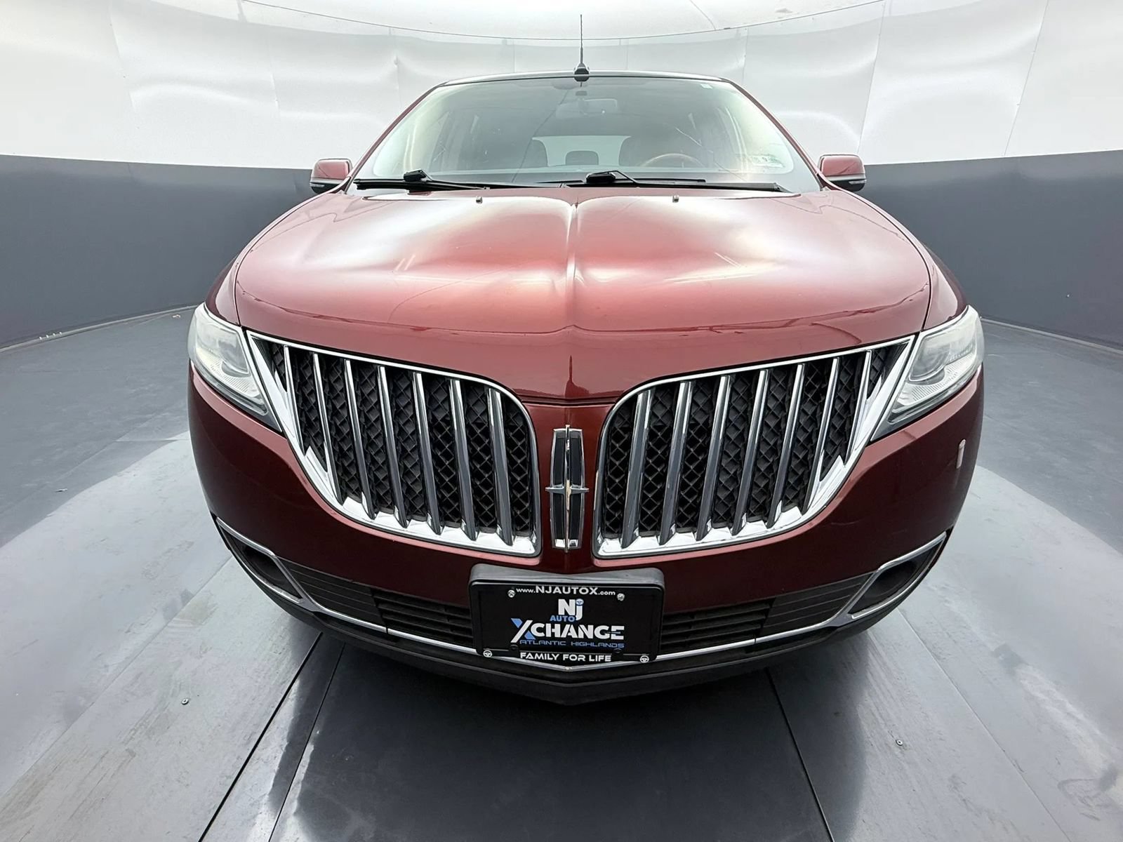 Used 2014 Lincoln MKX AWD w/ Equipment Group 102A image 2