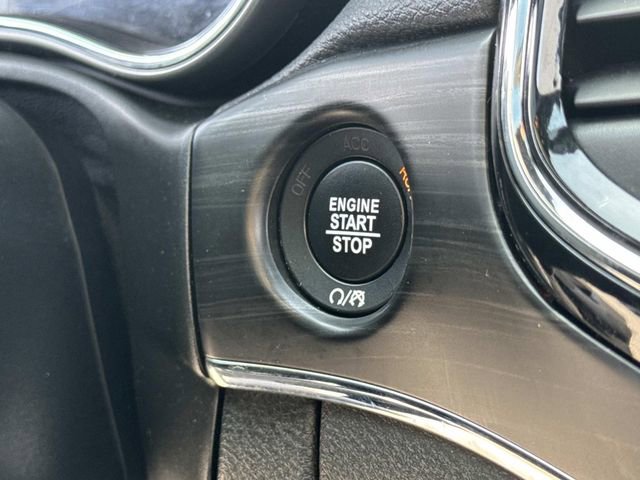 Used 2020 Jeep Grand Cherokee Limited w/ Luxury Group II image 24