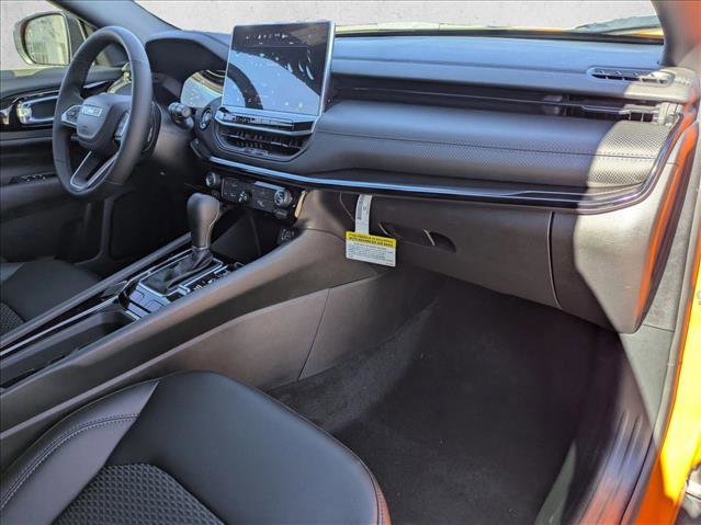 New 2026 Jeep Compass Latitude image 17