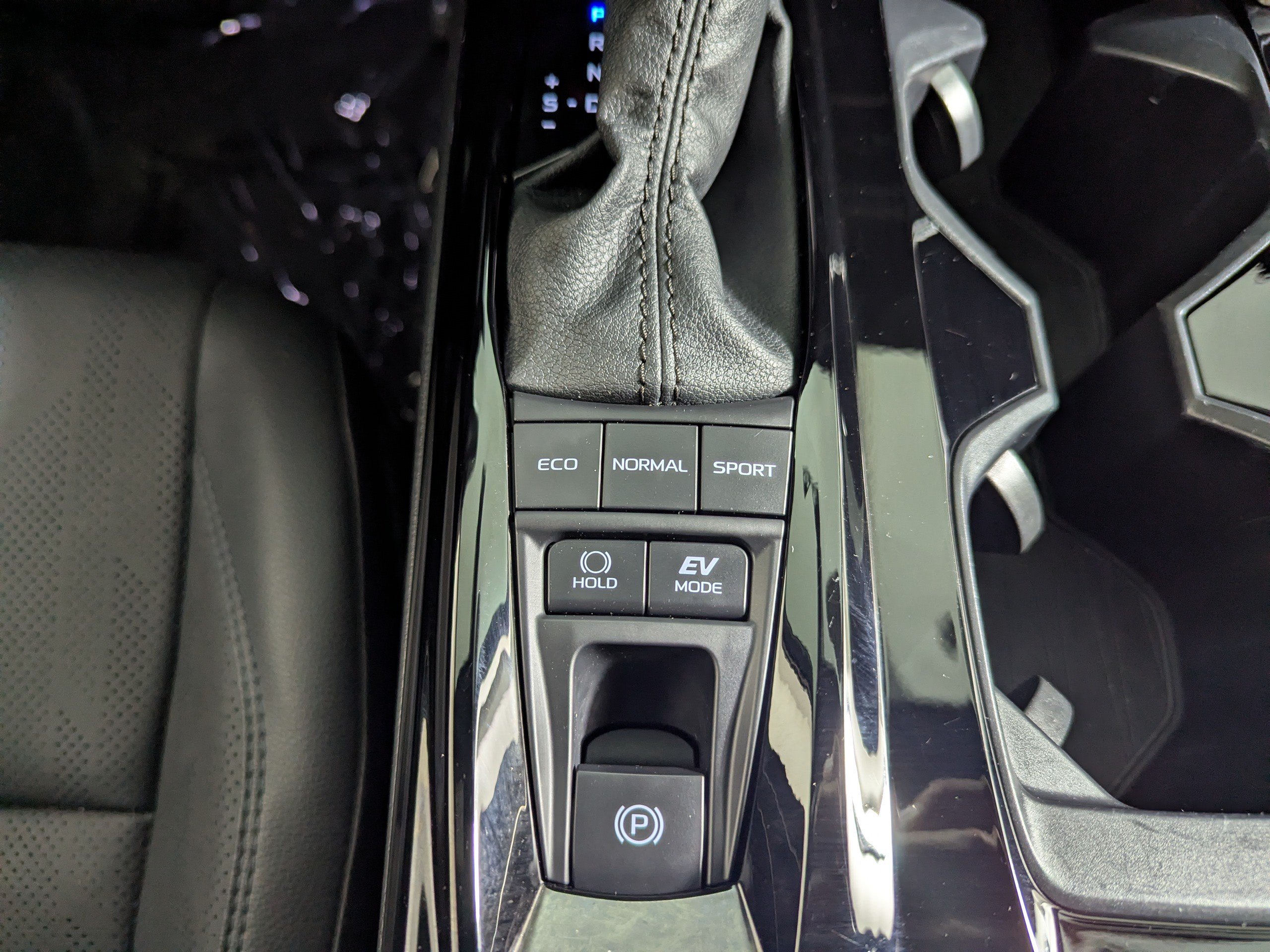 Used 2025 Toyota Camry XSE FWD image 19