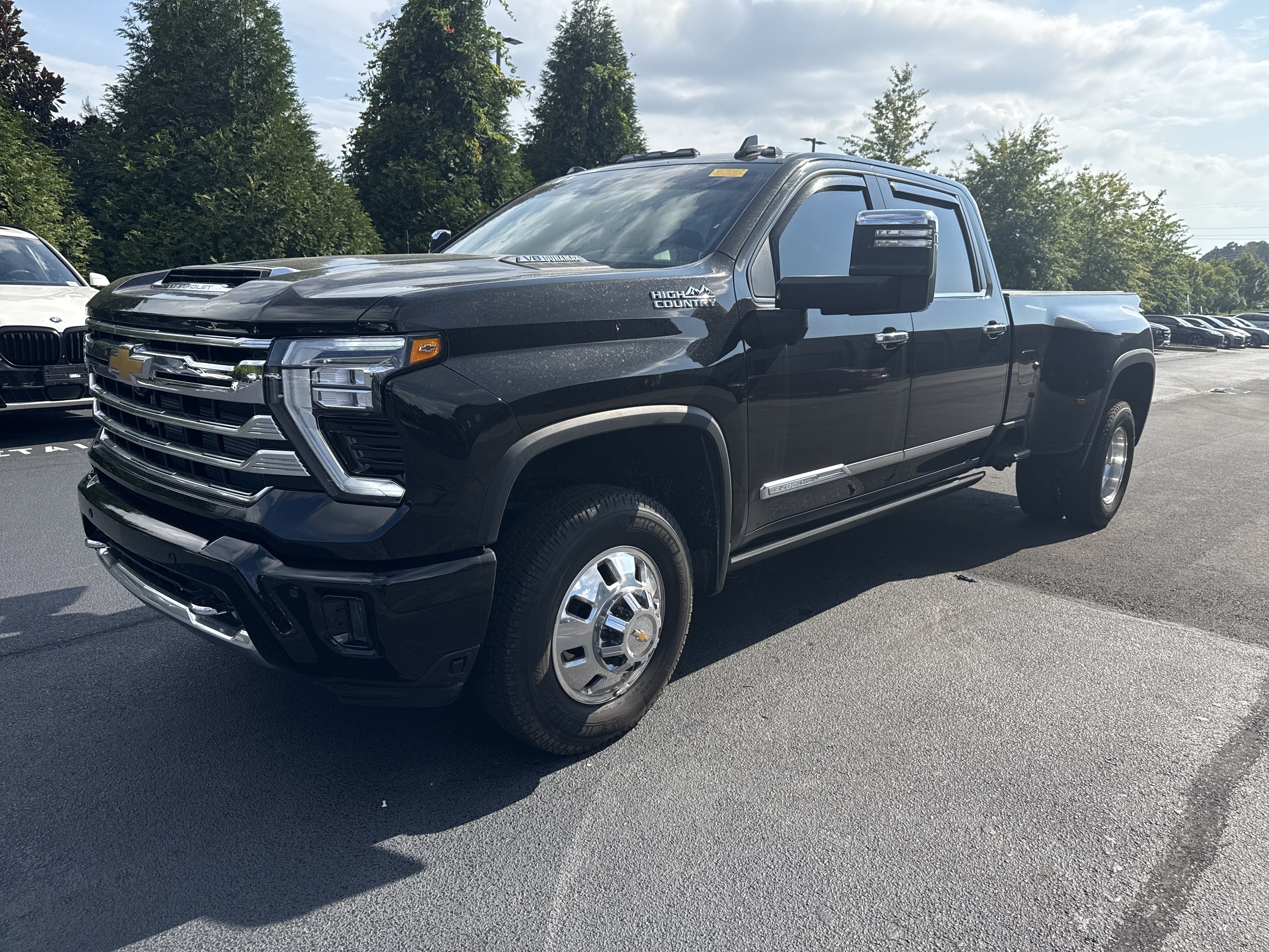 Used 2026 Chevrolet Silverado 3500 High Country w/ High Country Premium Package AWD/4WD image 5