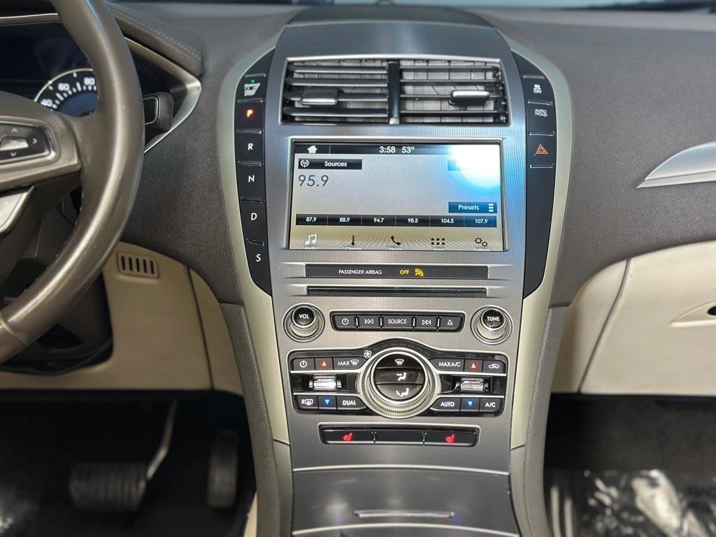 Used 2017 Lincoln MKZ Premiere image 16