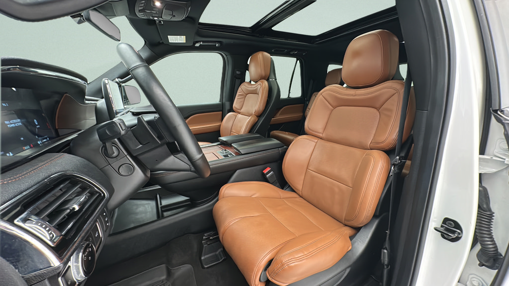 Used 2020 Lincoln Navigator Reserve w/ Luxury Package AWD/4WD image 14