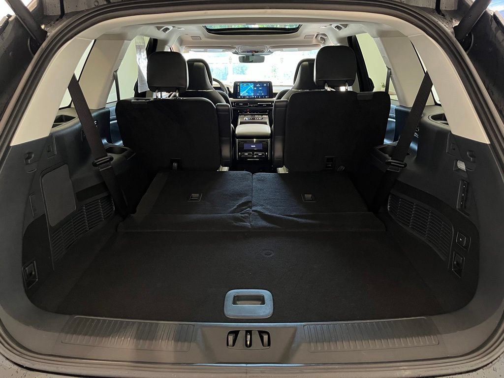 Used 2026 Lincoln Aviator Reserve AWD/4WD image 27