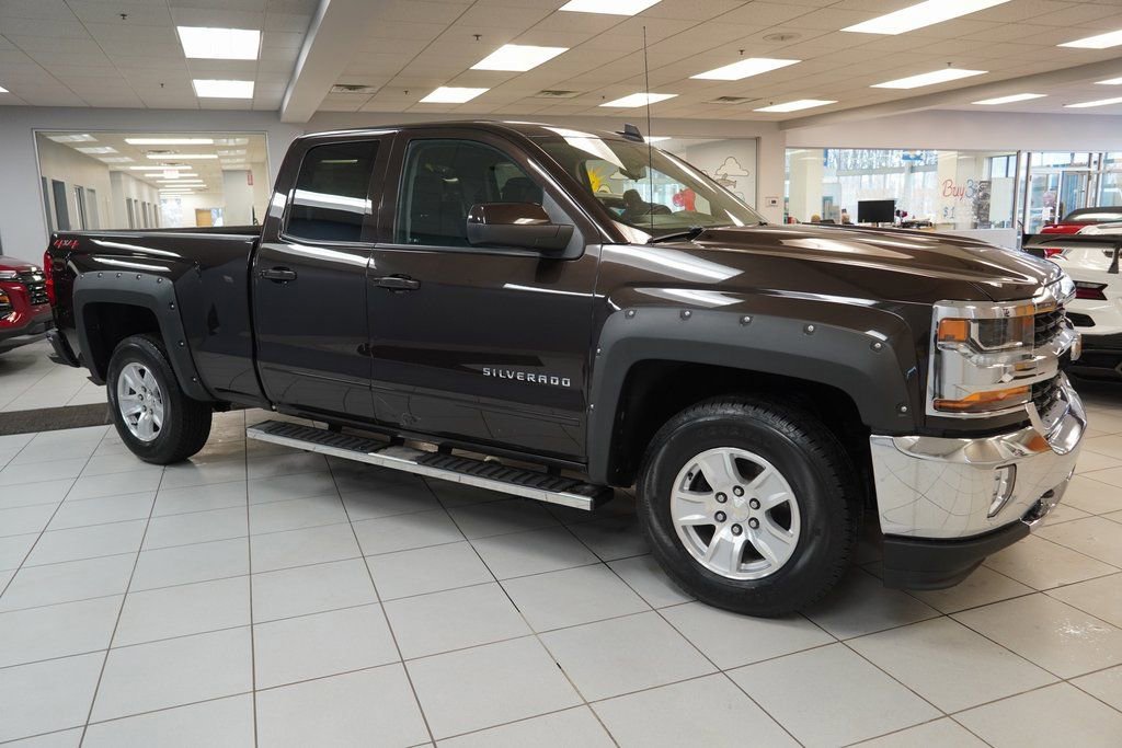 Used 2018 Chevrolet Silverado 1500 LT w/ All Star Edition image 14