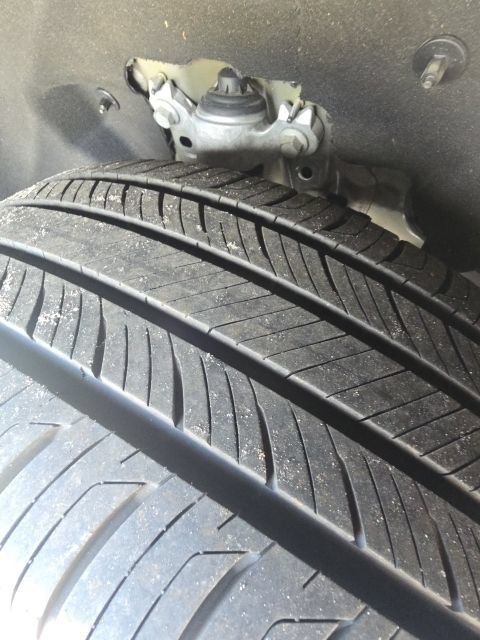 Used 2025 Ford Explorer Active RWD image 11