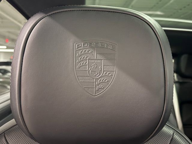 Certified 2023 Porsche Cayenne Platinum Edition image 25