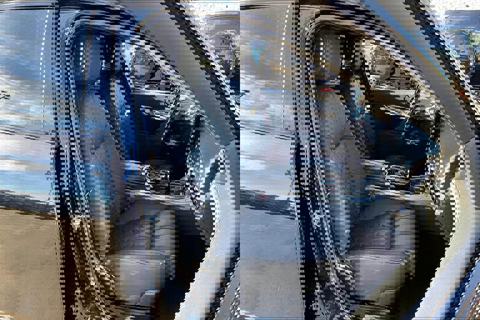 Used 2025 BMW i7 xDrive60 w/ Executive Package image 7