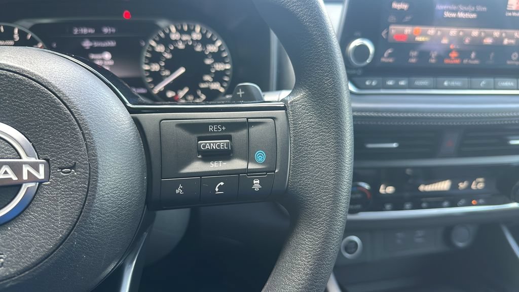 Used 2023 Nissan Rogue SV FWD image 25