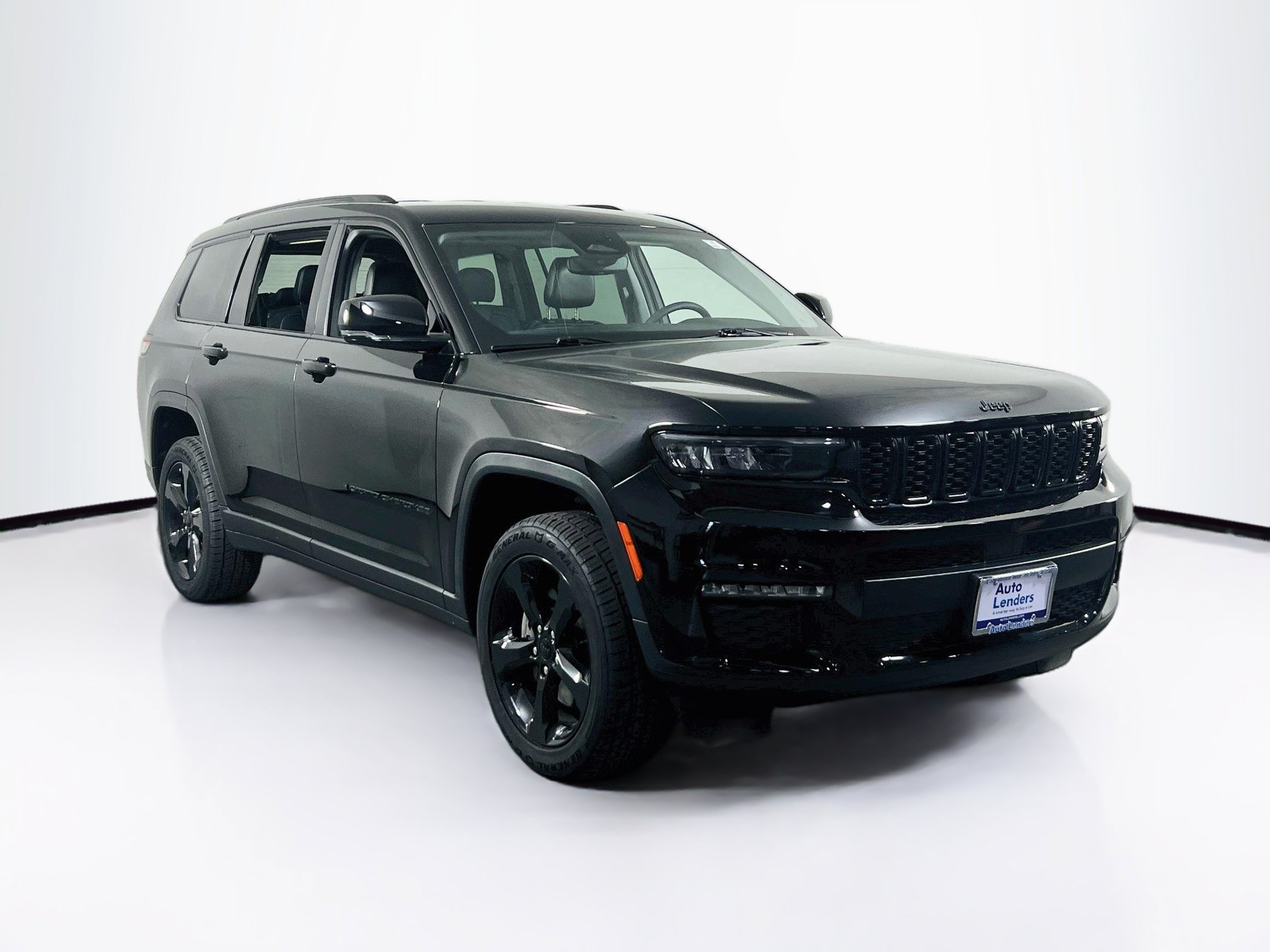 Used 2023 Jeep Grand Cherokee L Limited w/ Black Appearance Package AWD/4WD image 3