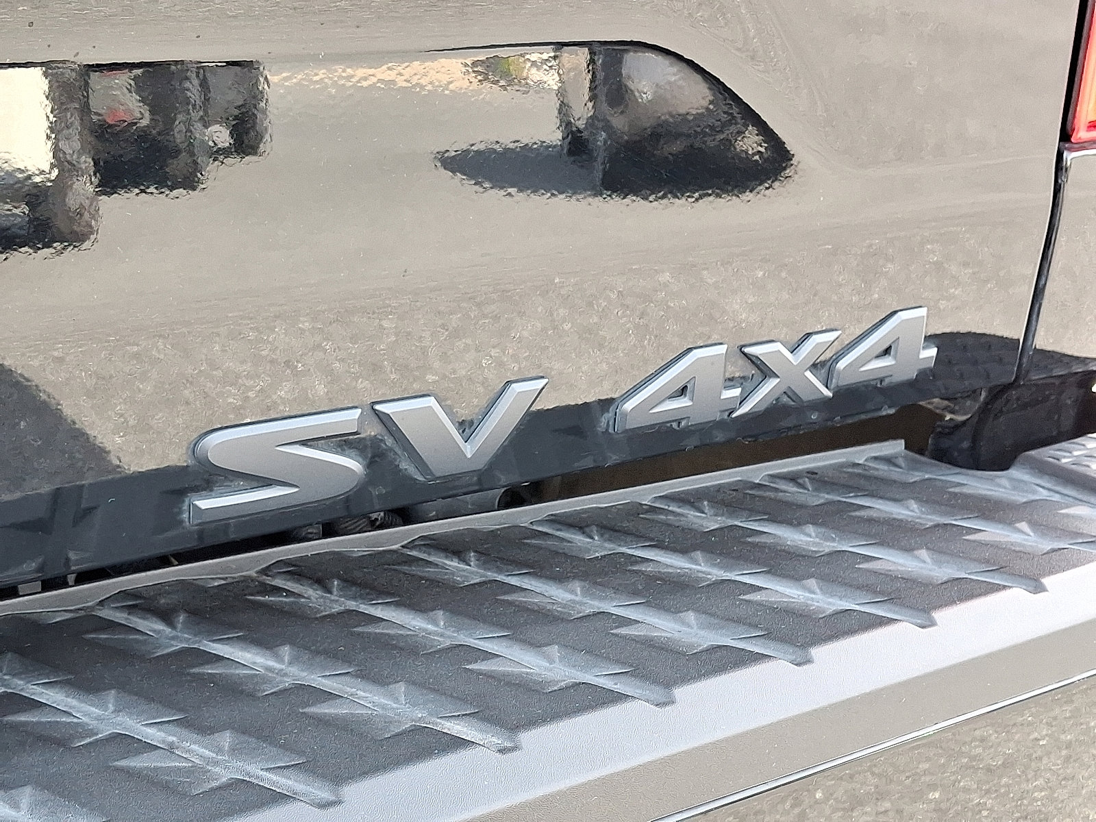 Certified 2024 Nissan Titan SV w/ SV Bronze Edition Package image 34