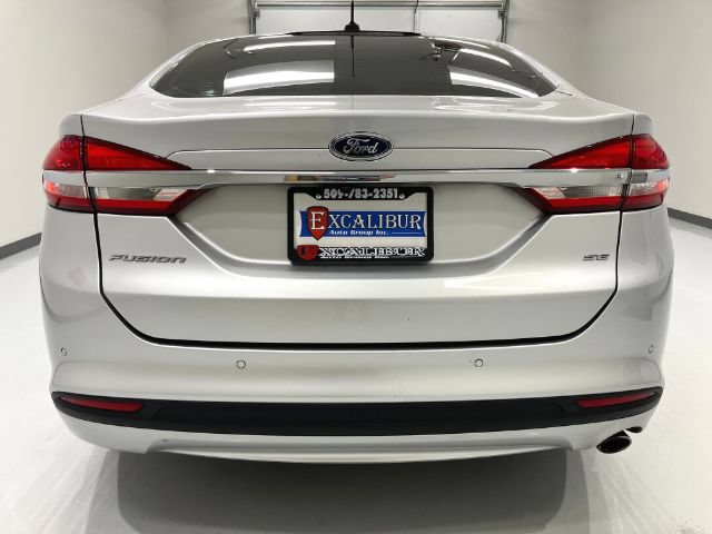 Used 2018 Ford Fusion SE w/ Fusion SE Technology Package FWD image 17