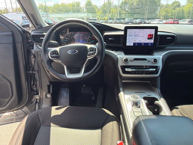 Used 2024 Ford Explorer XLT AWD/4WD image 17
