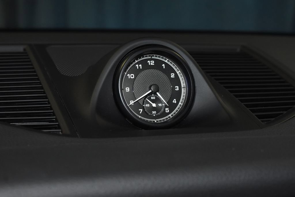 Used 2023 Porsche Macan Turbo image 13