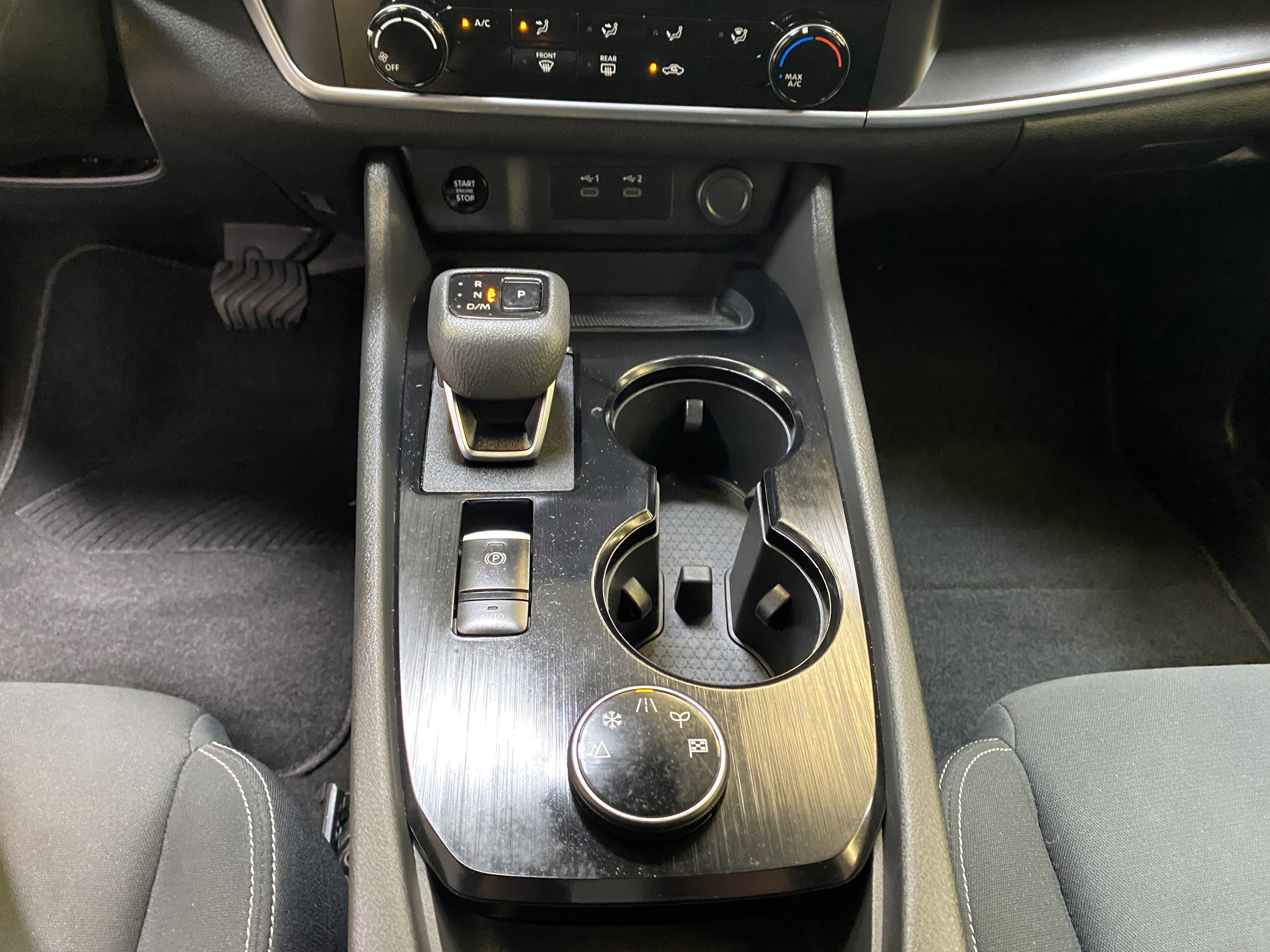 Used 2024 Nissan Rogue S image 41