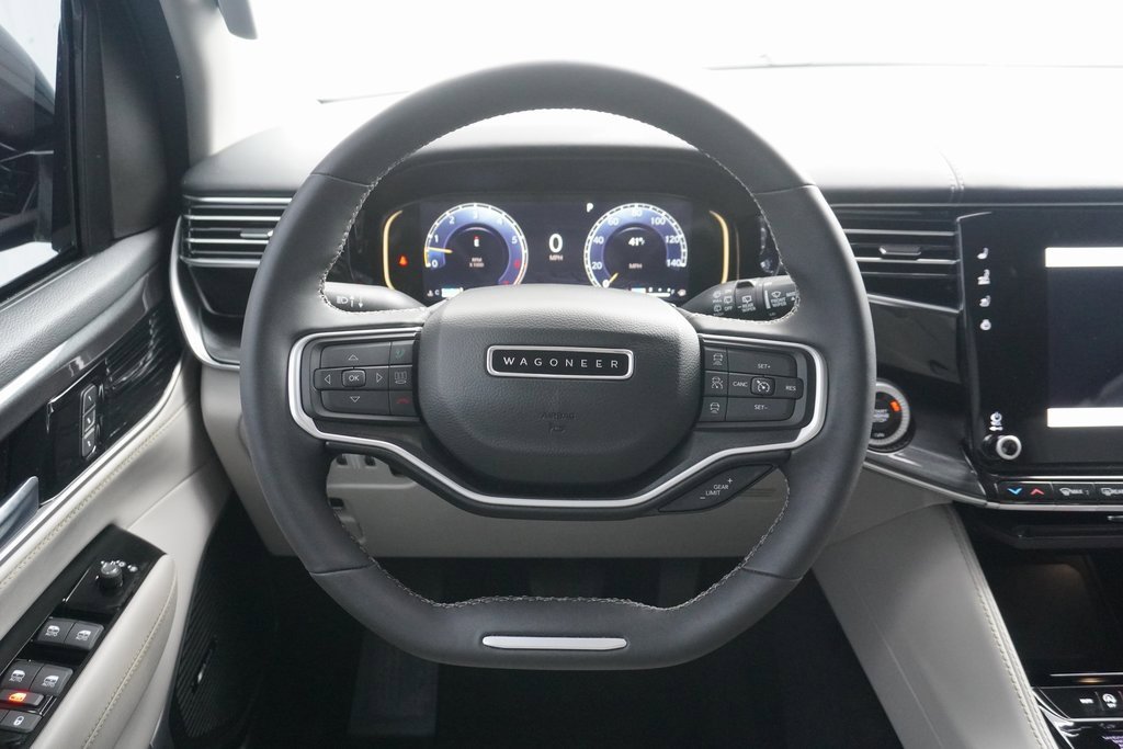 Used 2023 Jeep Wagoneer 4WD w/ Premium Group I image 15