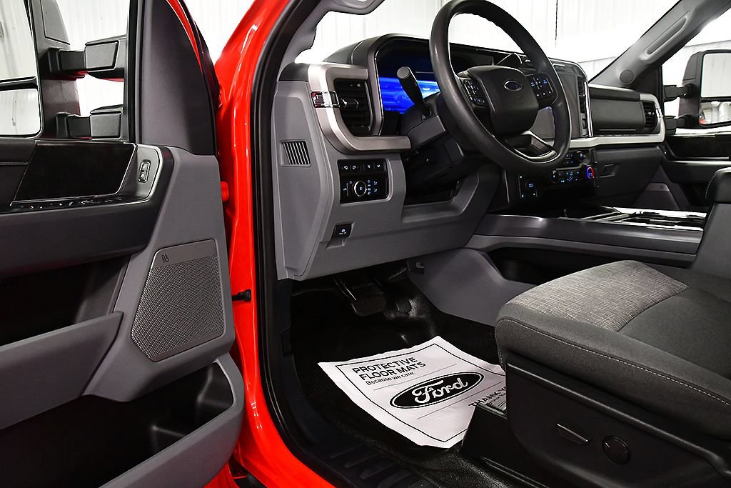 Used 2024 Ford F250 XLT w/ Black Appearance Package AWD/4WD image 17