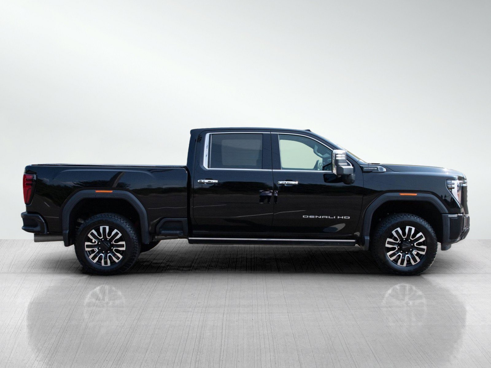 Used 2026 GMC Sierra 2500 Denali Ultimate AWD/4WD image 7