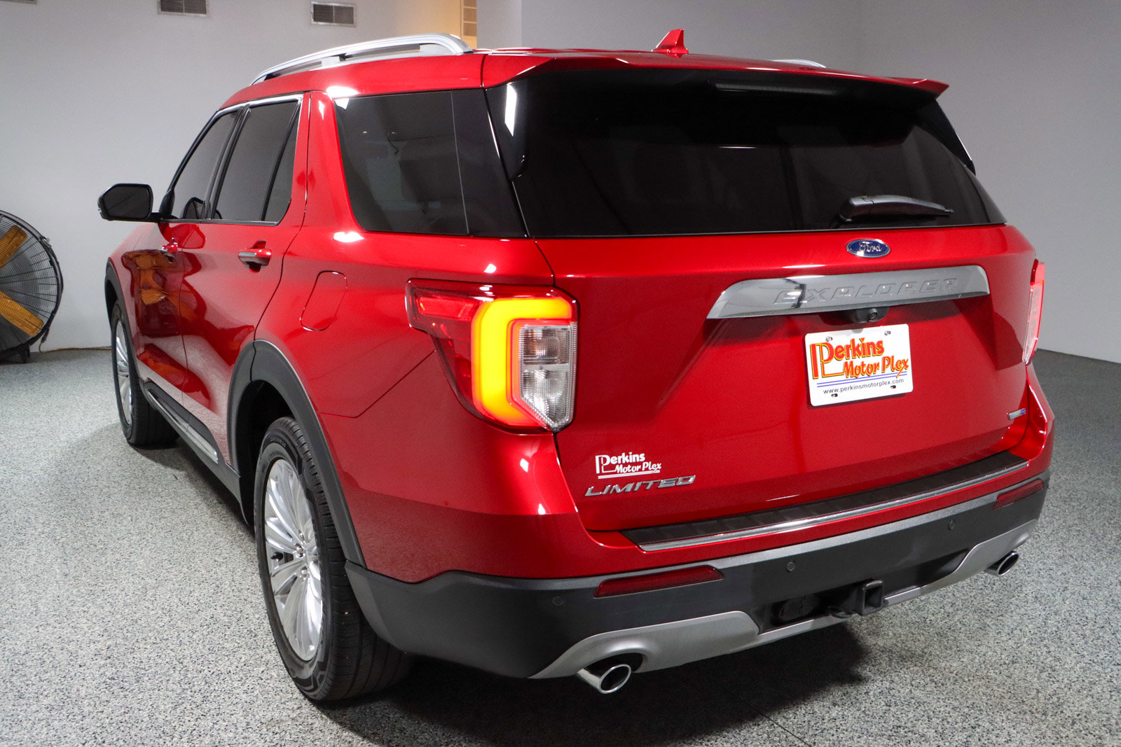 Used 2020 Ford Explorer Limited w/ Class III Trailer Tow Package image 9