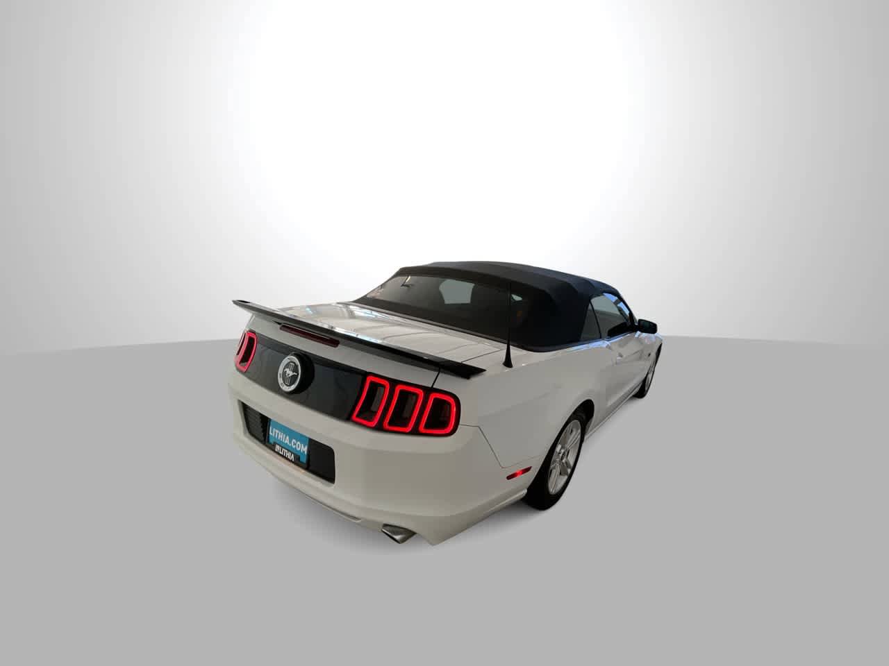 Used 2014 Ford Mustang Convertible RWD image 8