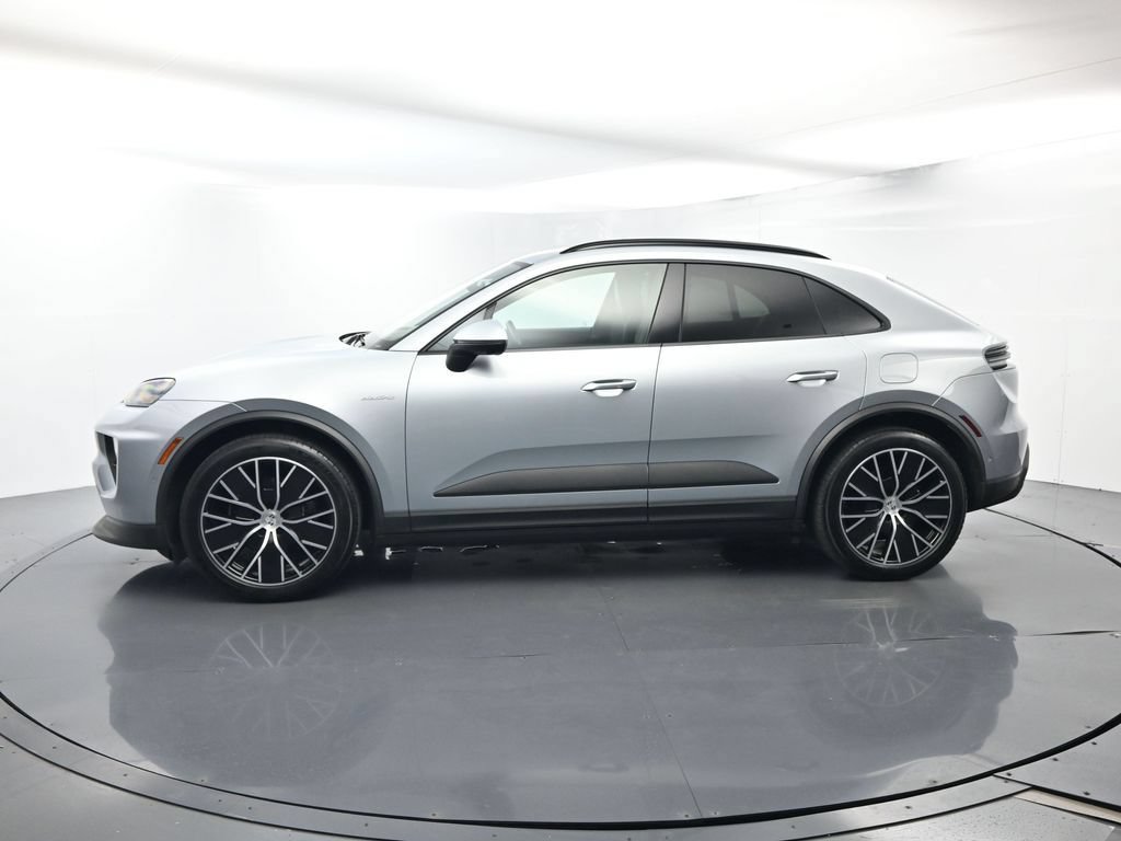 Certified 2025 Porsche Macan Electric RWD image 2