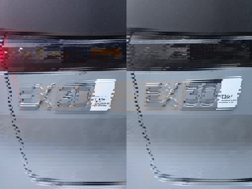 New 2026 Volvo EX30 Cross Country Ultra w/ Protection Package Premier AWD/4WD image 9