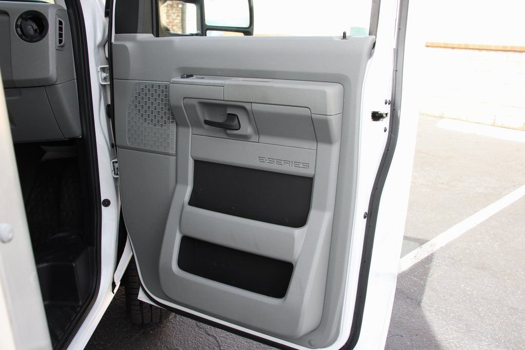 Used 2023 Ford E-450 and Econoline 450 Super Duty w/ Power Windows & Locks Group RWD image 37