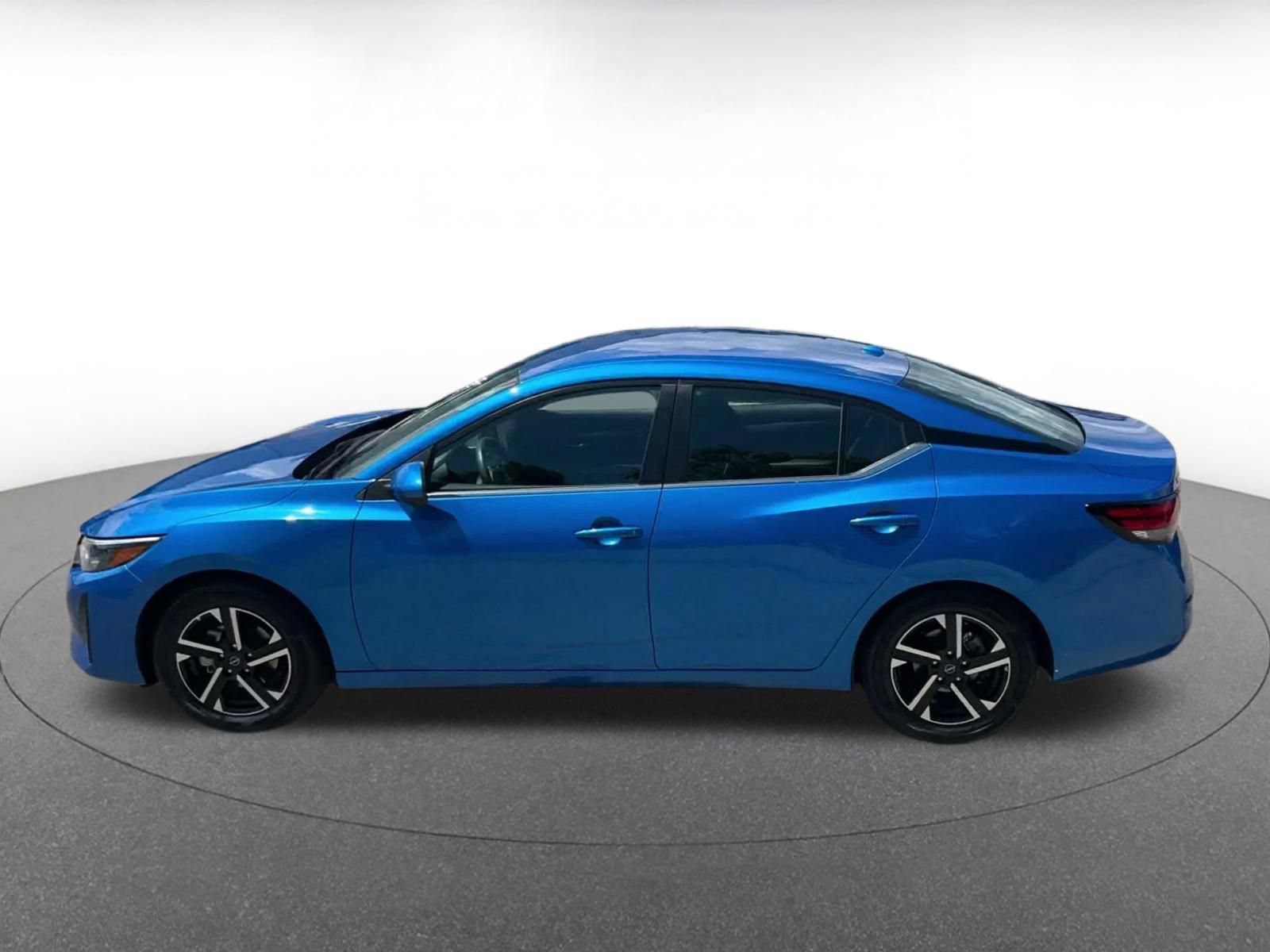 Used 2025 Nissan Sentra SV FWD image 8