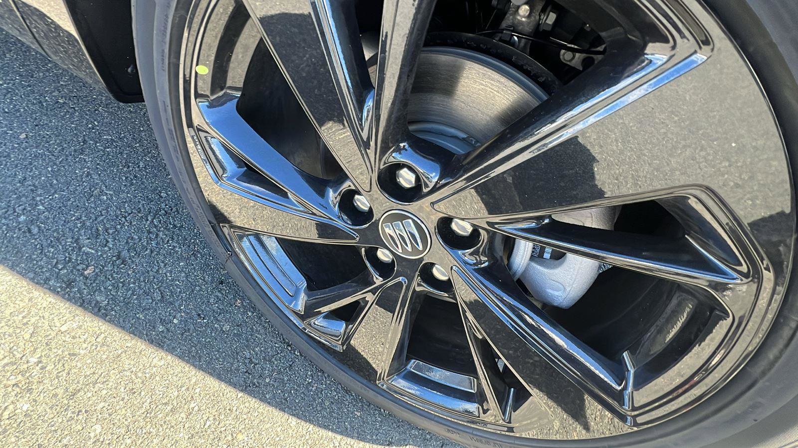 New 2026 Buick Envision Sport Touring image 9