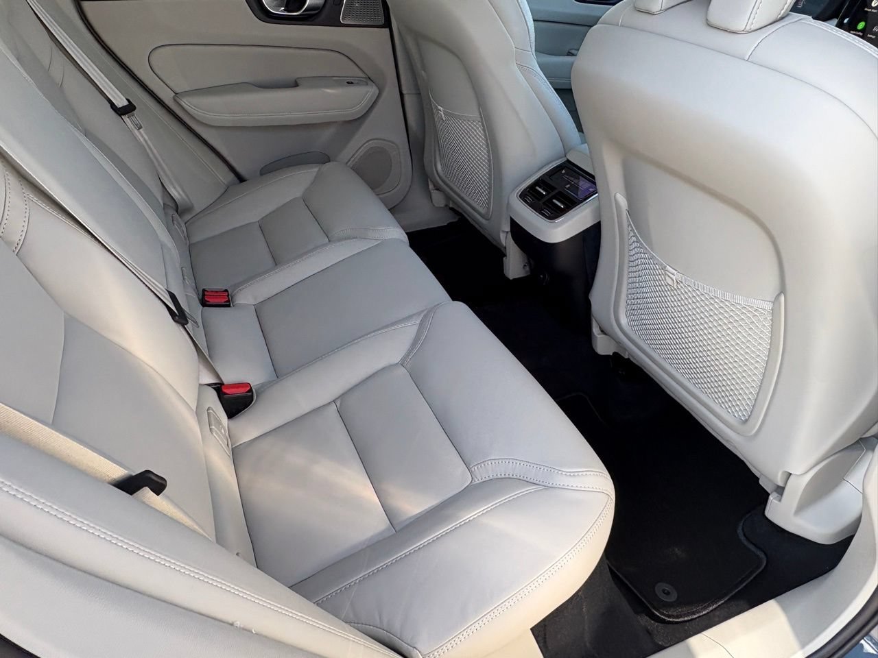 New 2026 Volvo XC60 B5 Ultra w/ Protection Package Premier AWD/4WD image 35