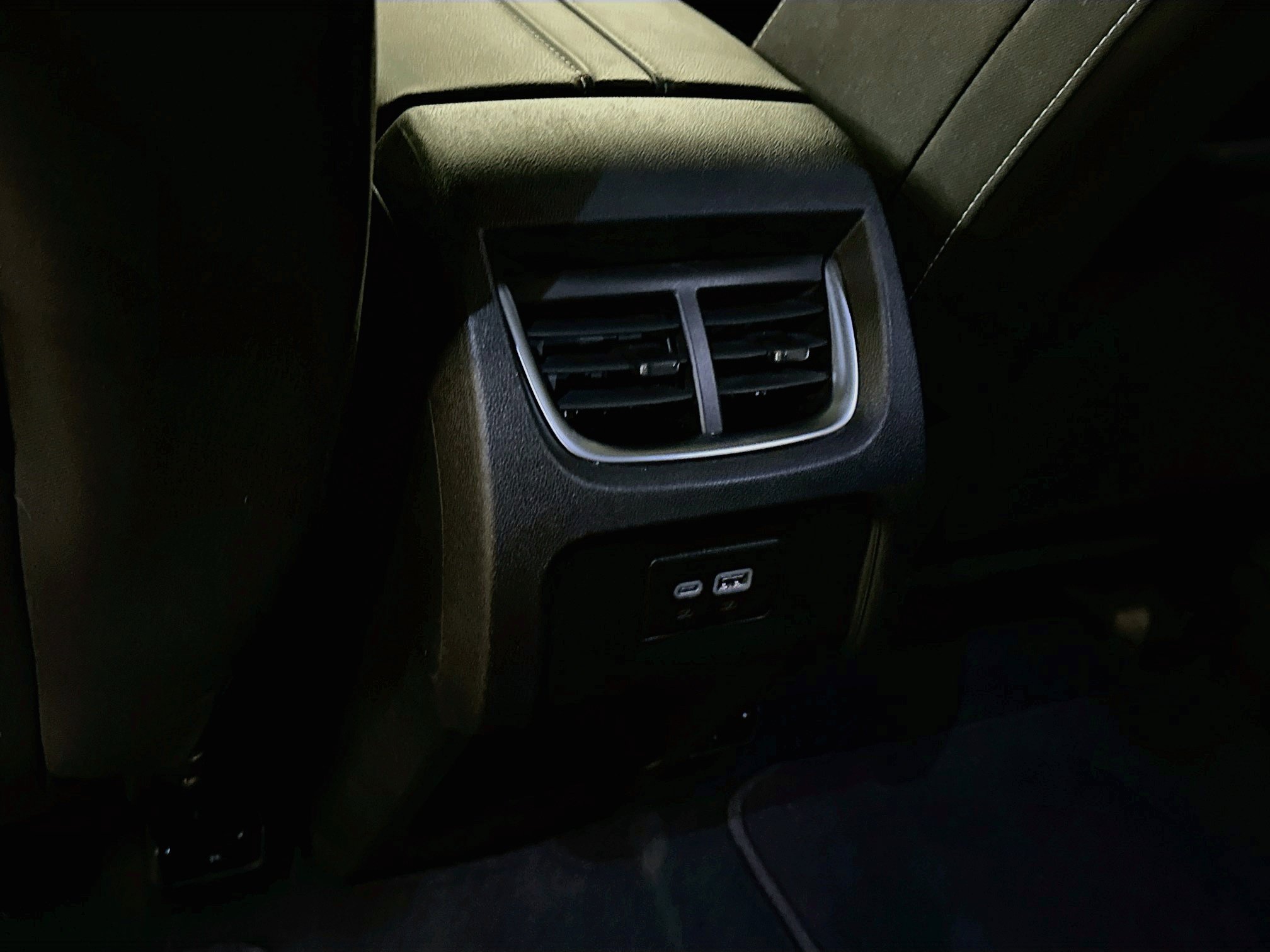 Used 2025 Chevrolet Blazer LT AWD/4WD image 28