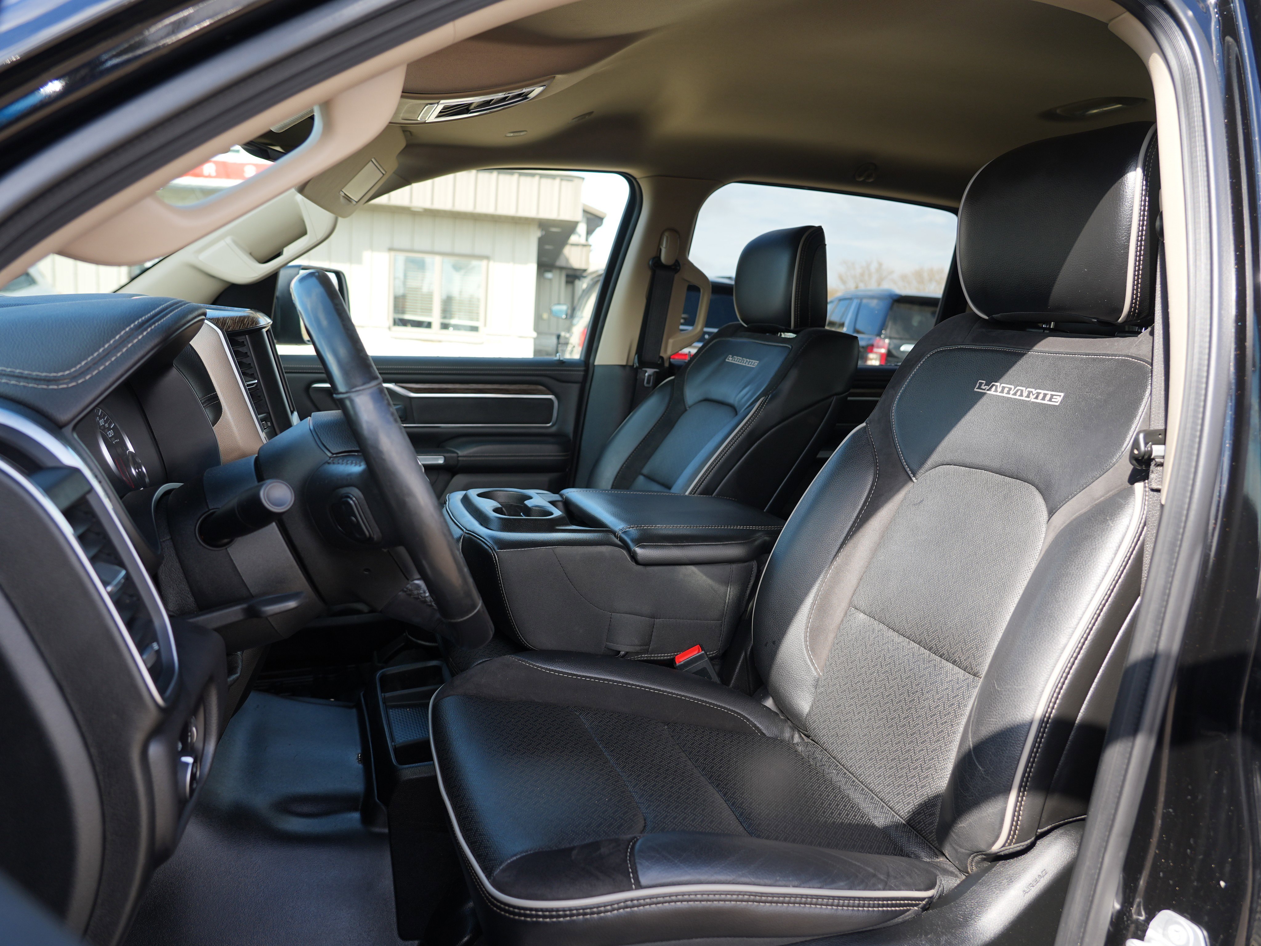 Used 2019 RAM 1500 Laramie image 12