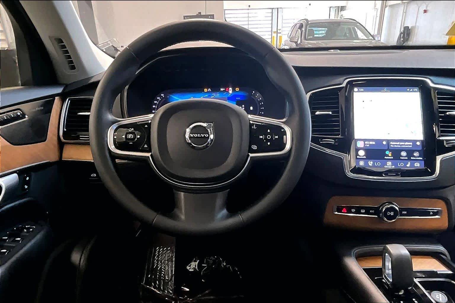 Certified 2023 Volvo XC90 B6 Plus w/ Protection Package Premier AWD/4WD image 6