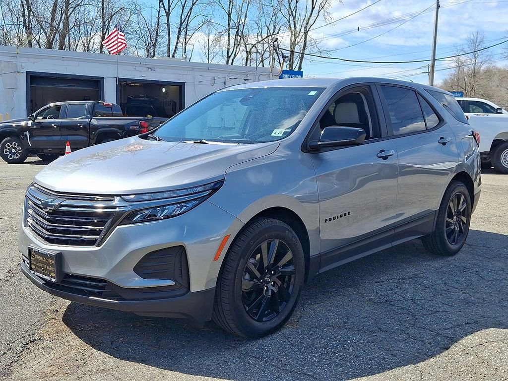 Used 2023 Chevrolet Equinox LS w/ LS Convenience Package image 3