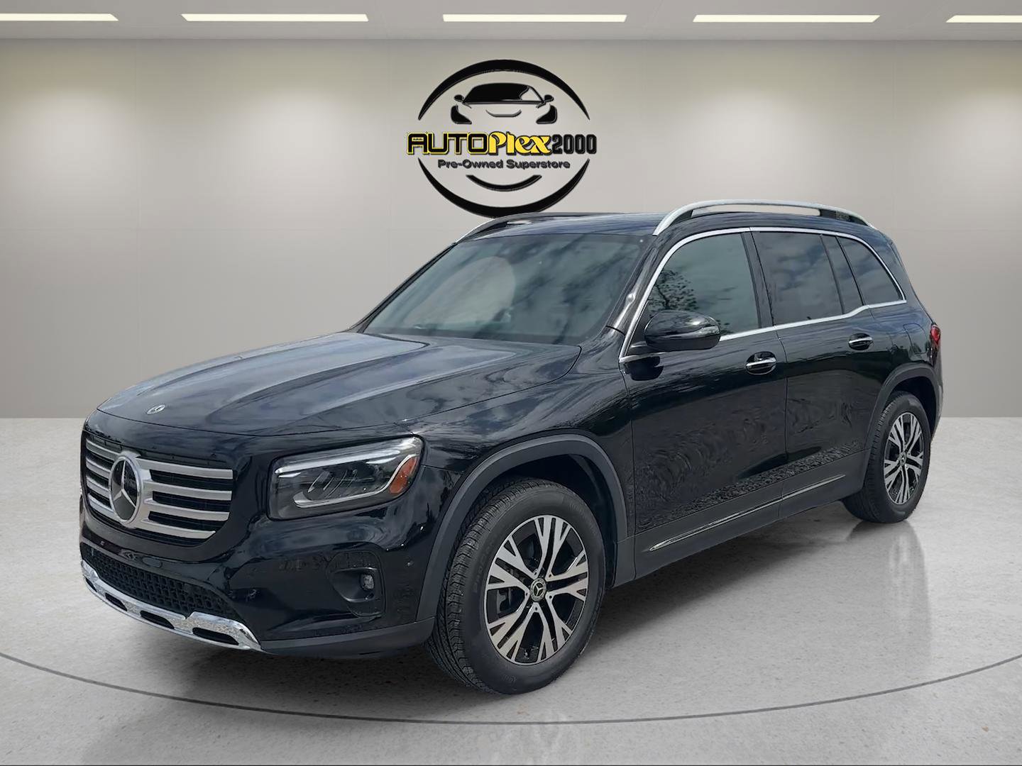 Used 2024 Mercedes-Benz GLB 250 4MATIC image 3