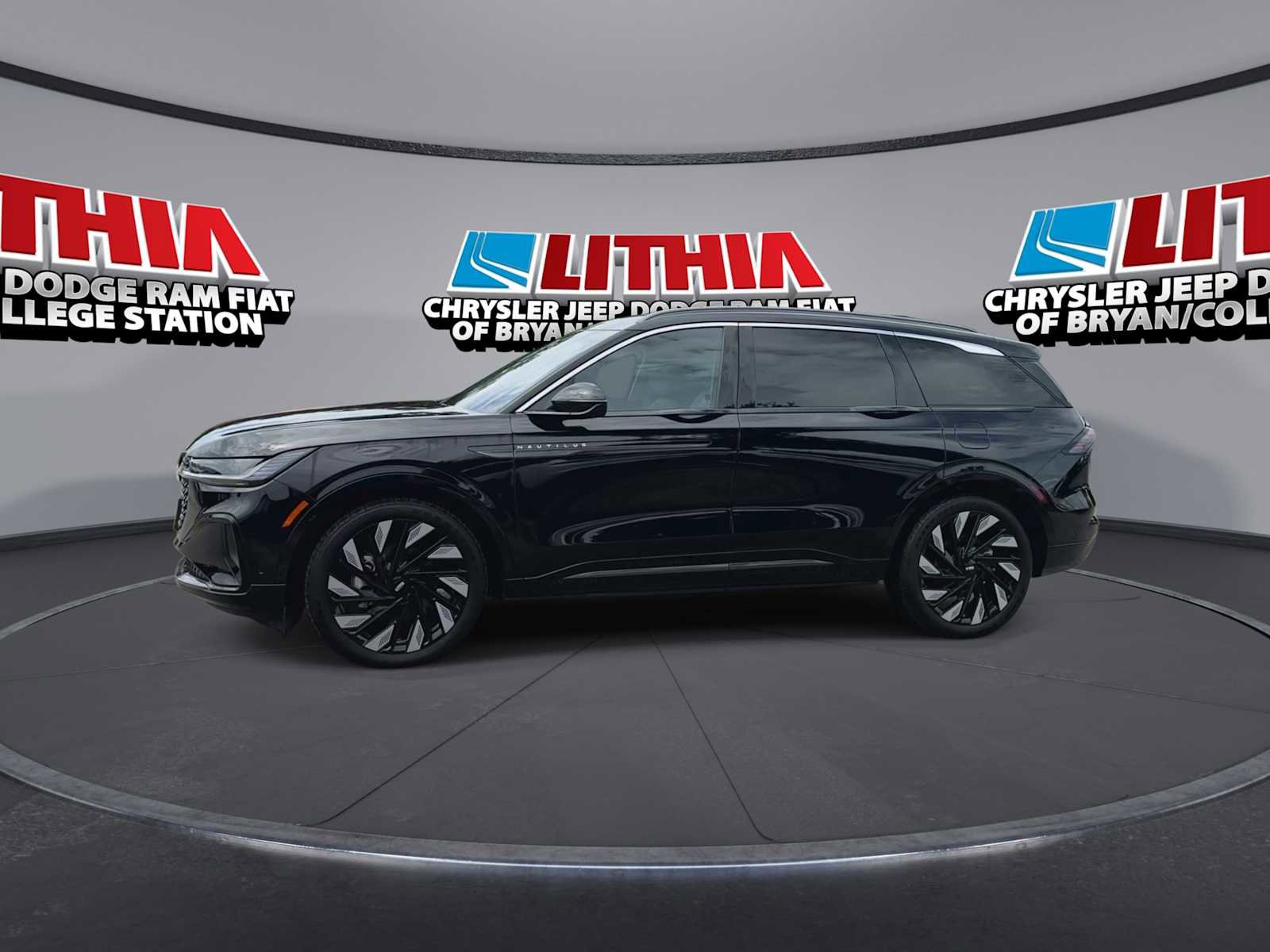 Used 2024 Lincoln Nautilus Black Label w/ Jet Appearance Package (87T) AWD/4WD image 4