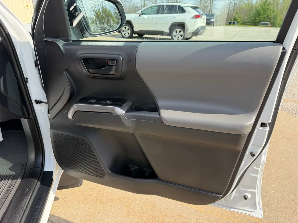 Used 2023 Toyota Tacoma SR5 w/ Technology Package image 32