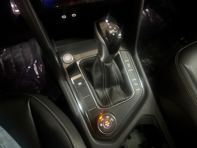 Certified 2024 Volkswagen Tiguan SE R-Line AWD/4WD image 22