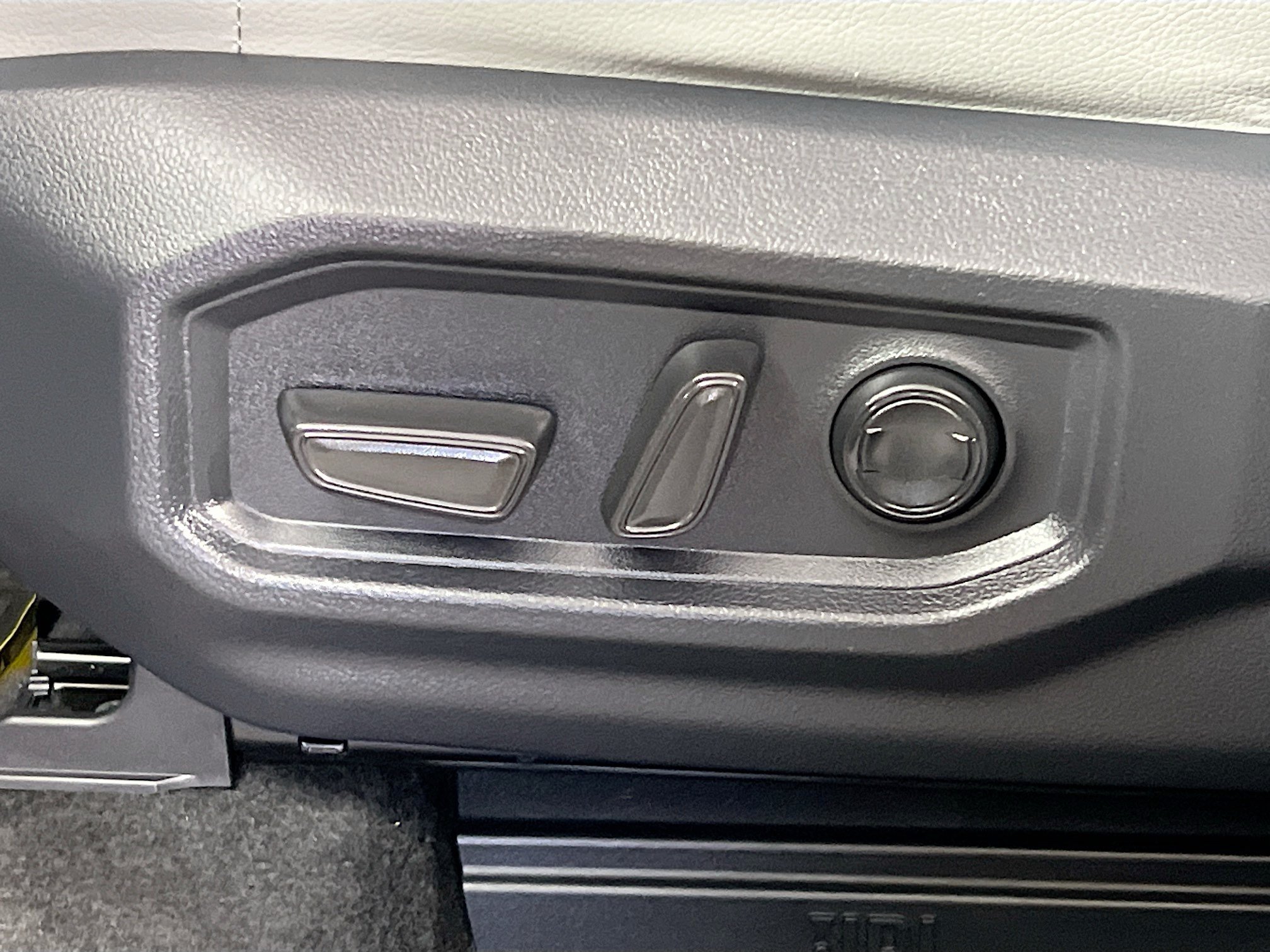 New 2026 Toyota Tundra Limited AWD/4WD image 15