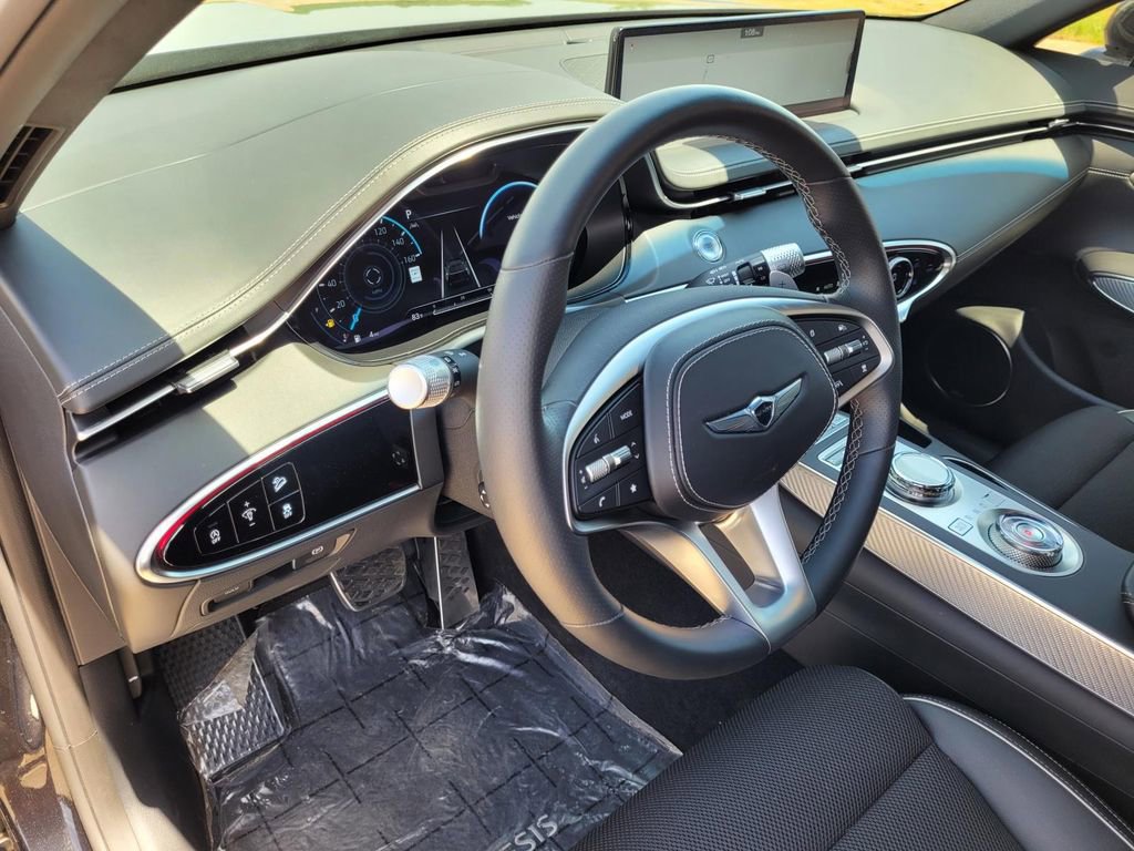 Used 2025 Genesis GV70 2.5T w/ Sport Prestige Package image 11