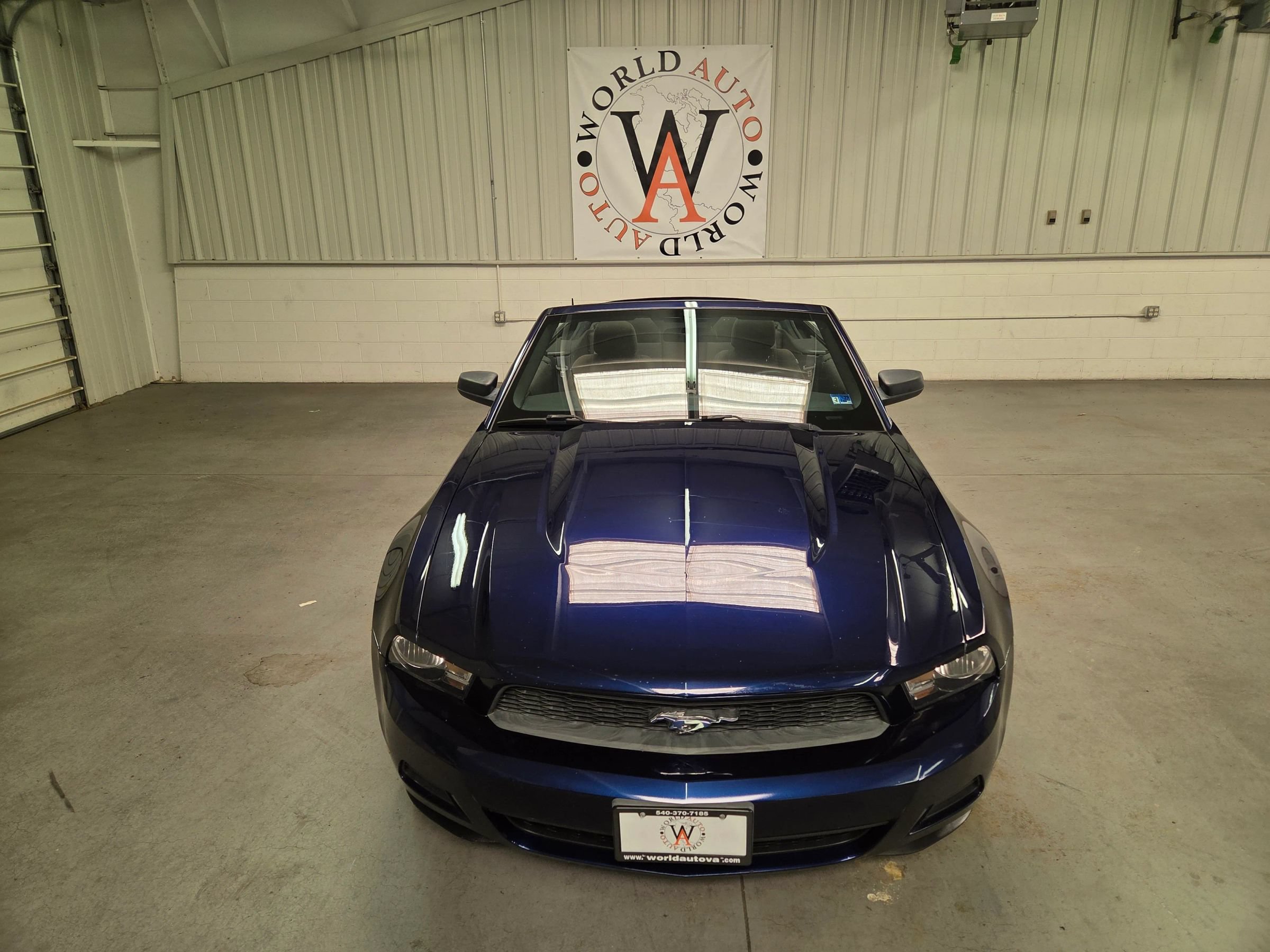 Used 2010 Ford Mustang Convertible RWD image 13