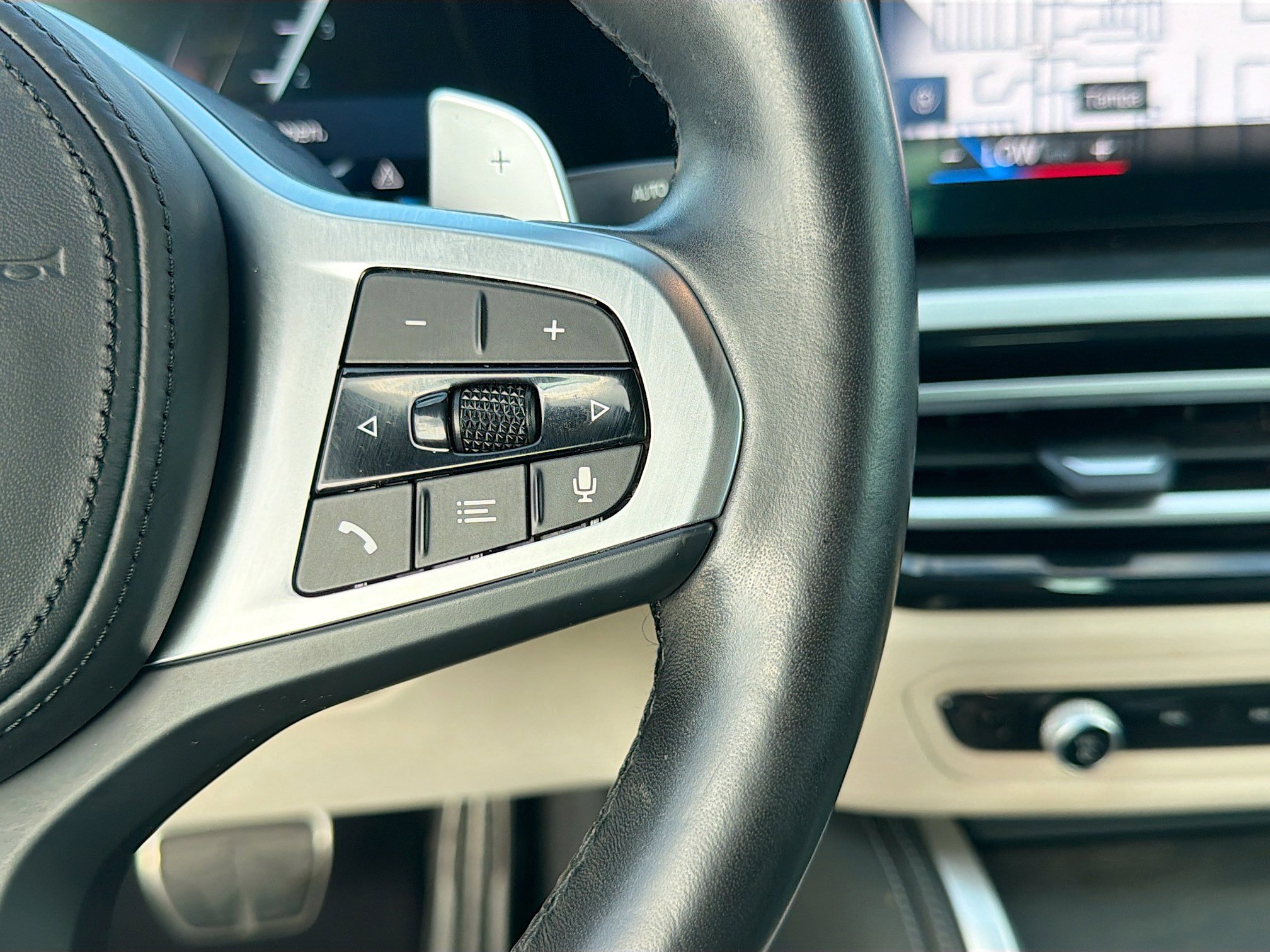 Used 2024 BMW 430i Convertible w/ M Sport Package image 35