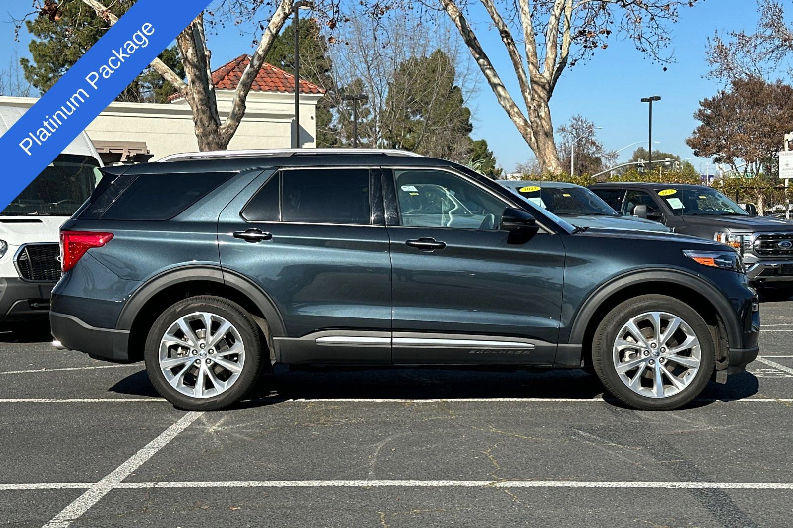 Certified 2022 Ford Explorer Platinum w/ Equipment Group 601A image 3