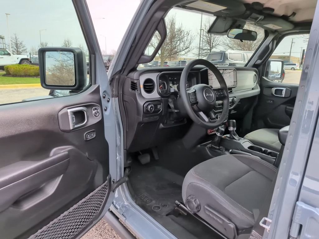 Used 2024 Jeep Wrangler Willys image 19