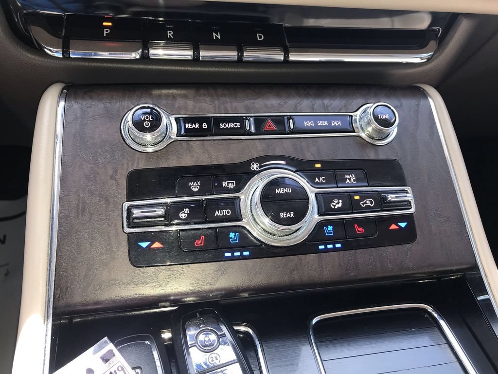Used 2021 Lincoln Aviator Reserve w/ Equipment Group 210A AWD/4WD image 19