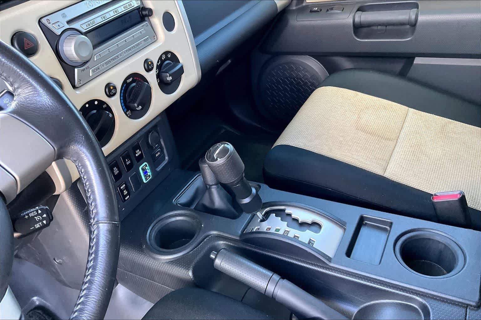 Used 2010 Toyota FJ Cruiser 4WD image 16