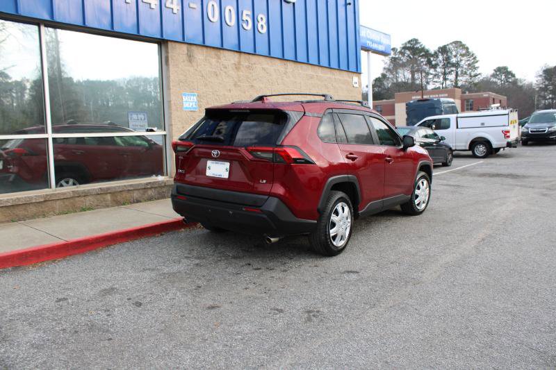 Used 2019 Toyota RAV4 LE image 4