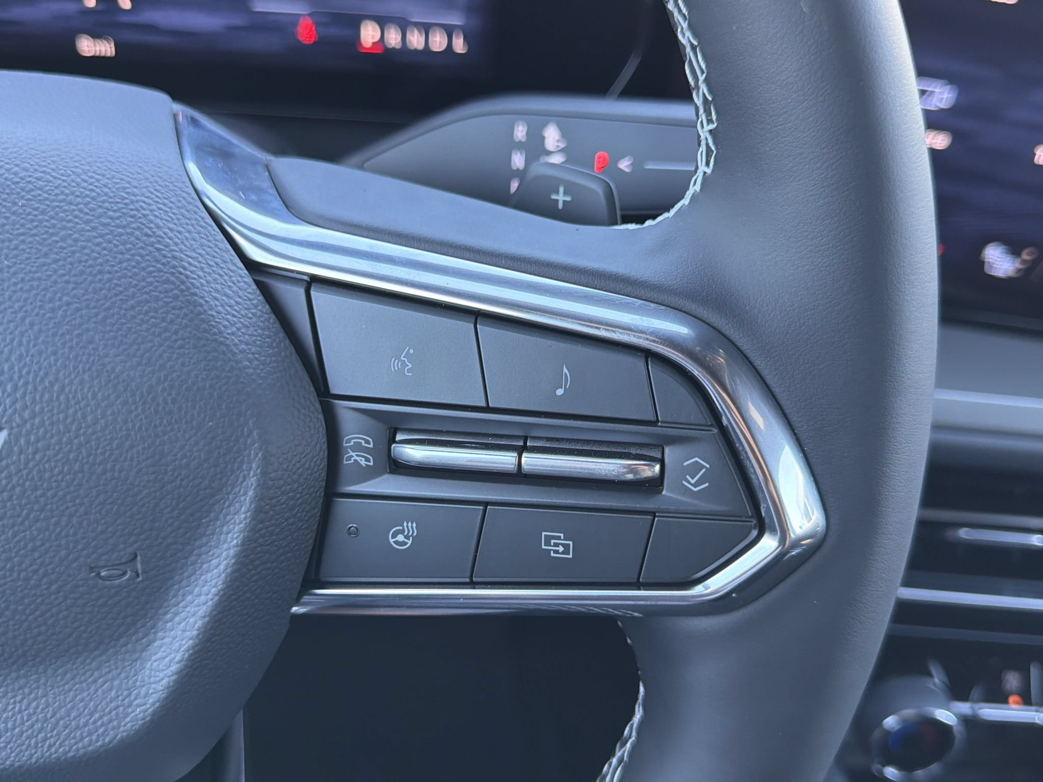 New 2027 Chevrolet Traverse LT w/ Midnight/Sport Edition FWD image 10