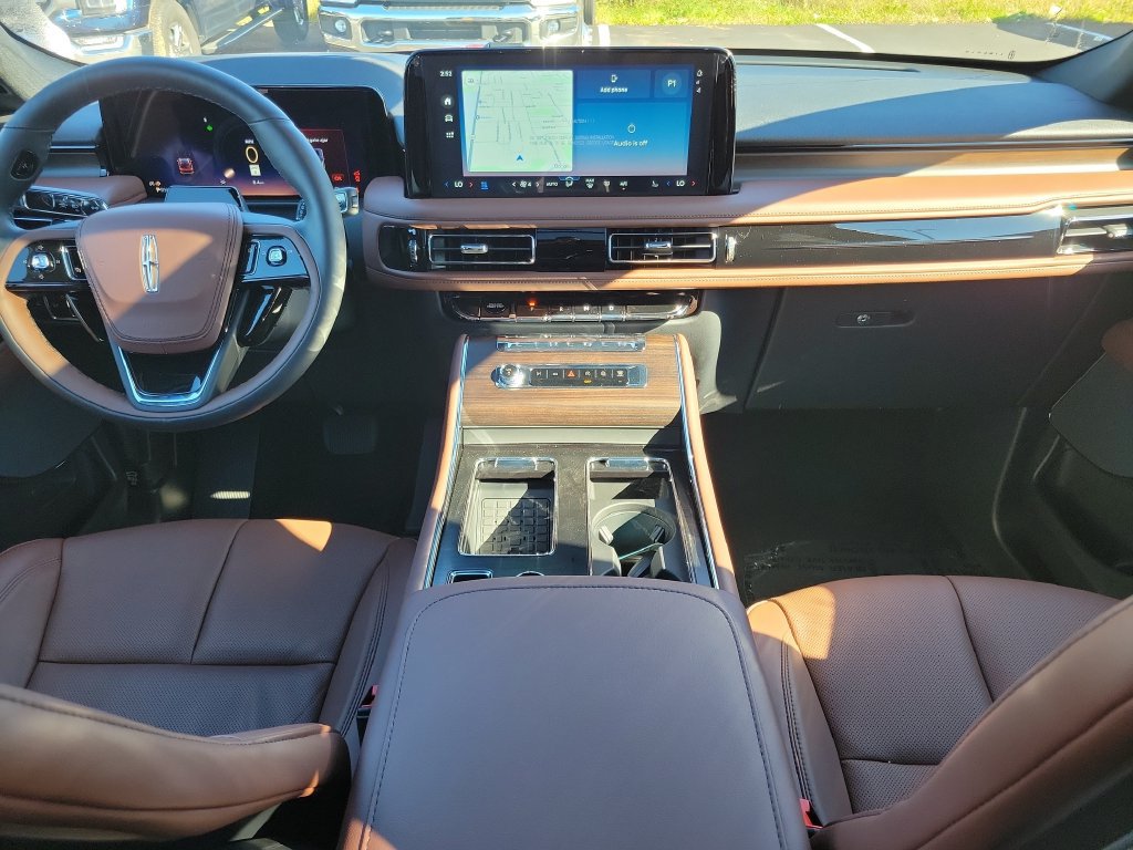 New 2026 Lincoln Aviator Reserve w/ Jet Appearance Package AWD/4WD image 11