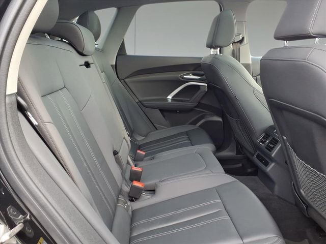 Used 2025 Audi Q5 Premium w/ Convenience Package image 12
